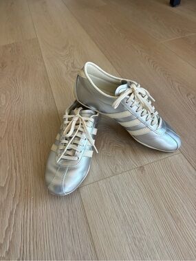 Adidas Tokyo Silver Metallic & Cream Women’s  7.5 US
